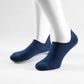 (Dunkelblau) Sneaker Socken Herren – Trageansicht am Fuß unsichtbarer Schnitt