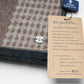(Braun) Herrenschal Bambusfasern – Detailansicht Prince Bowtie Label
