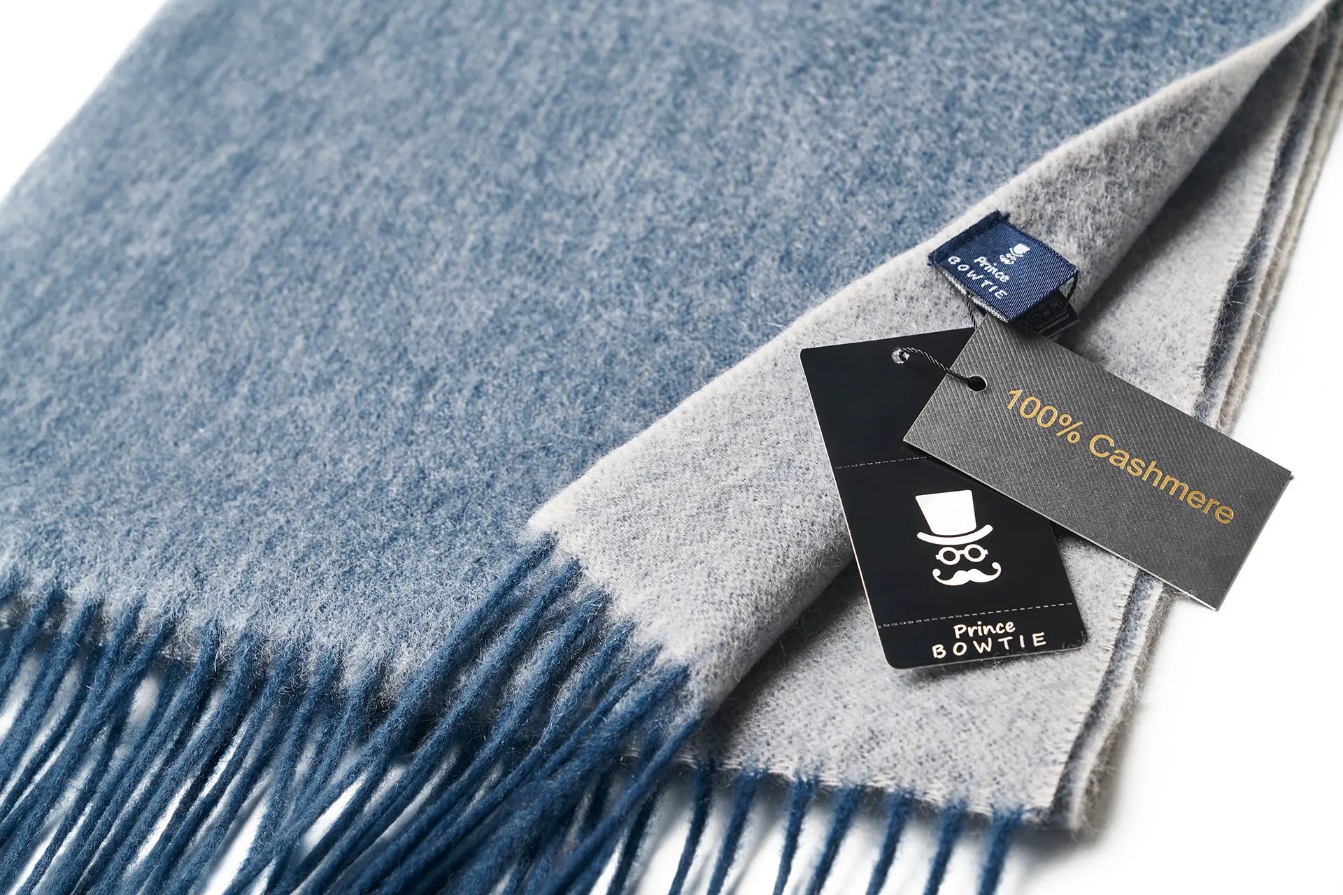 (Hellblau) Kaschmirschal 100% Cashmere – Detailansicht Prince Bowtie Label