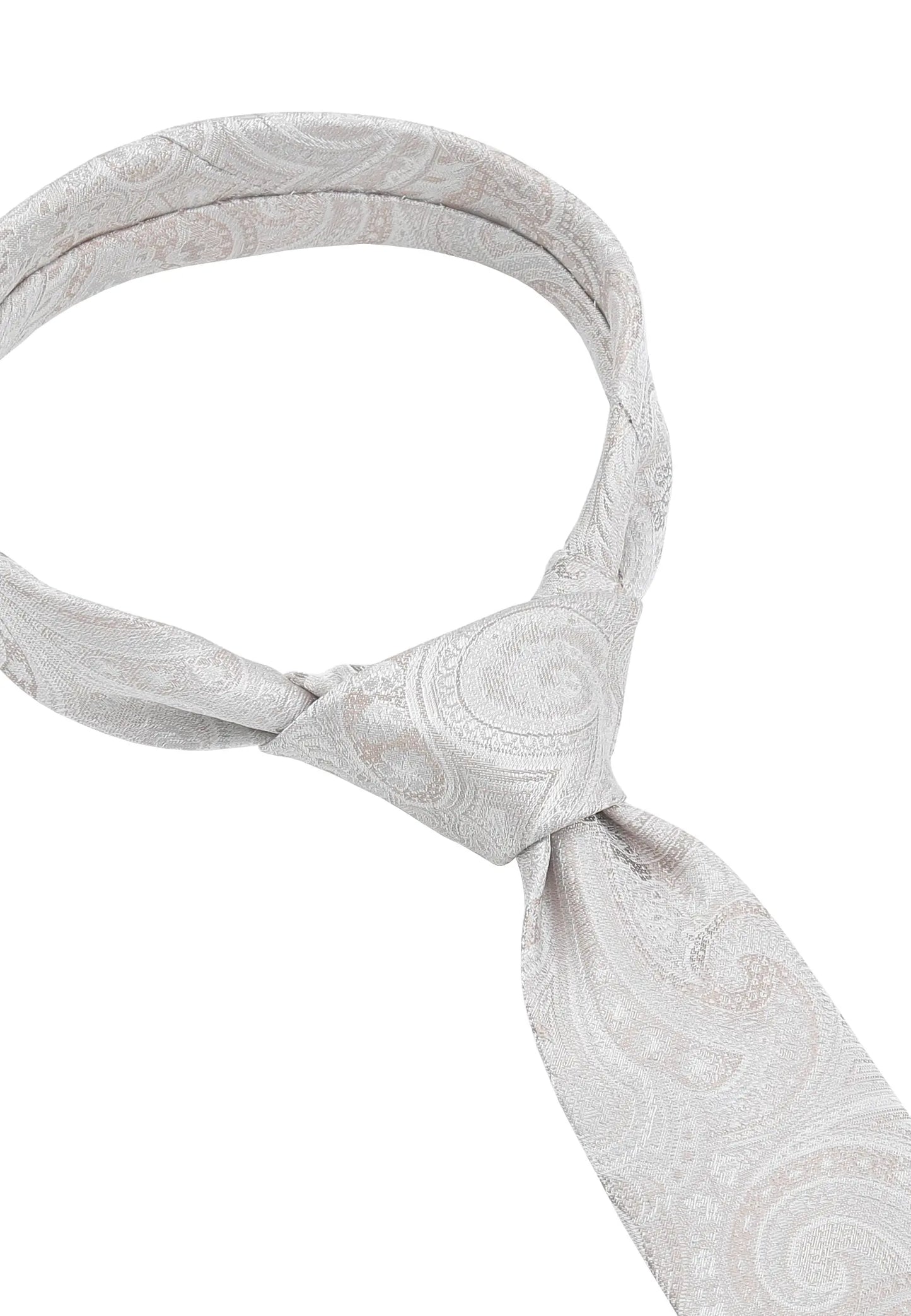 (Beige) Hochzeitskrawatte Paisley Seide – Detailansicht gebundener Knoten