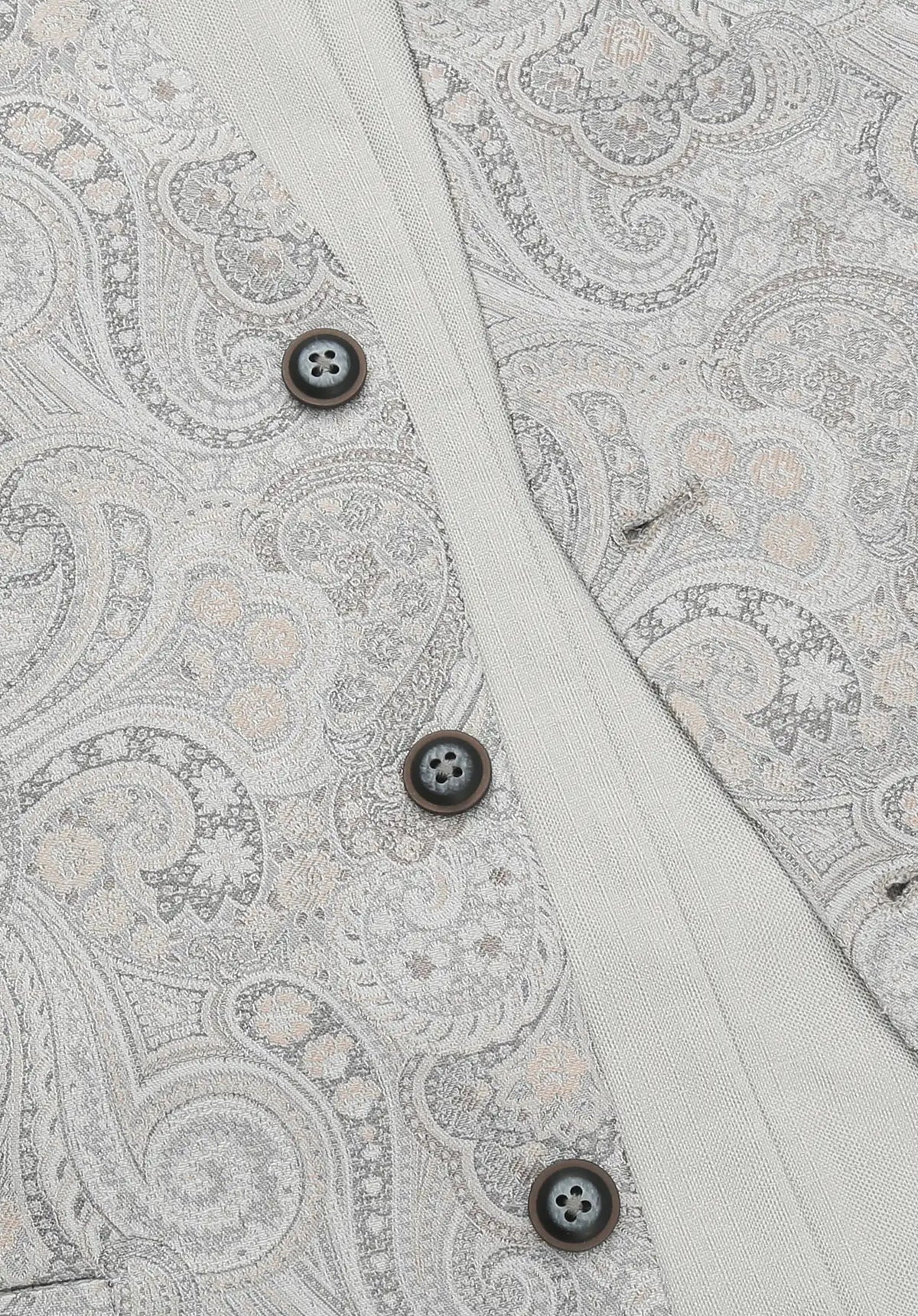 (Silber) Hochzeitsweste Herren Paisley – Detailansicht Knöpfe und Paisley-Muster