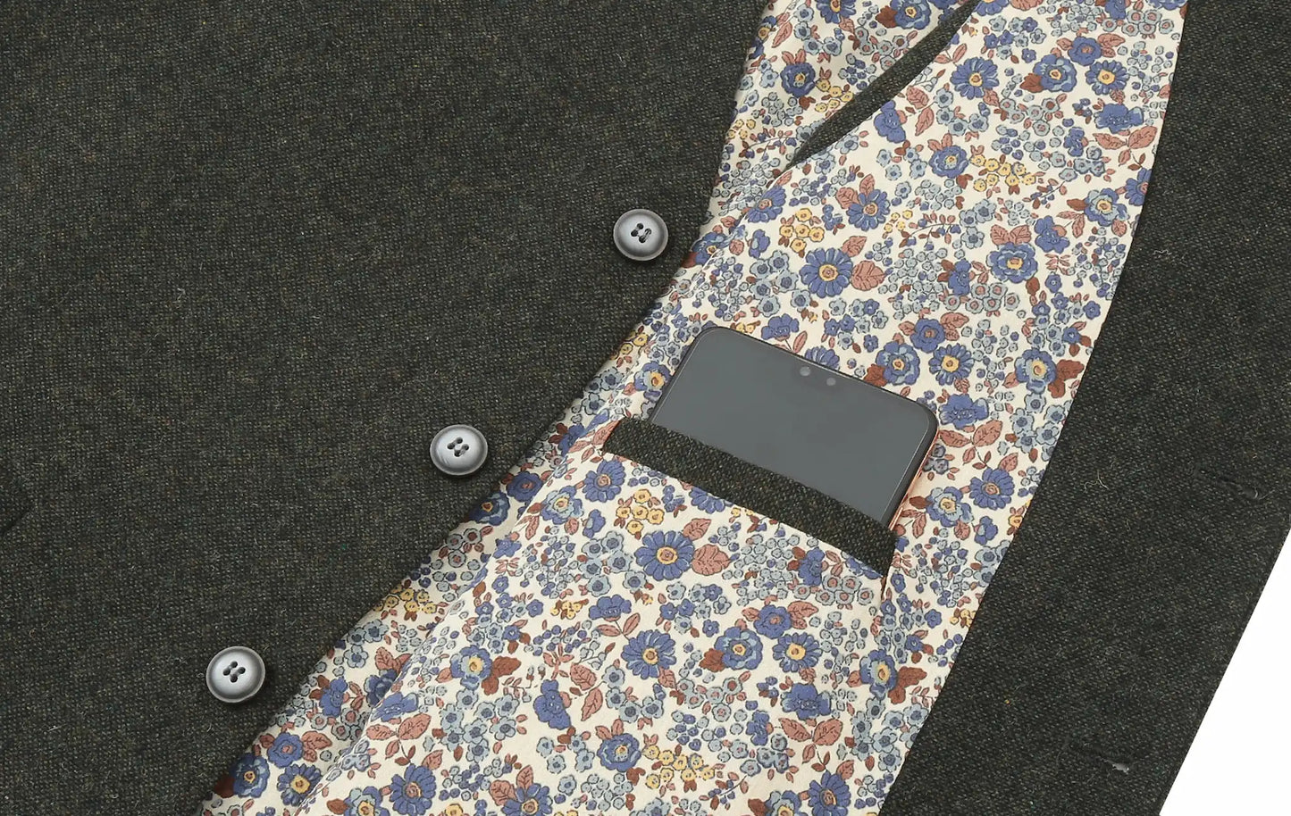 (Dunkelgrün) Weste Tweed – große Innentasche mit Smartphone Detailansicht
