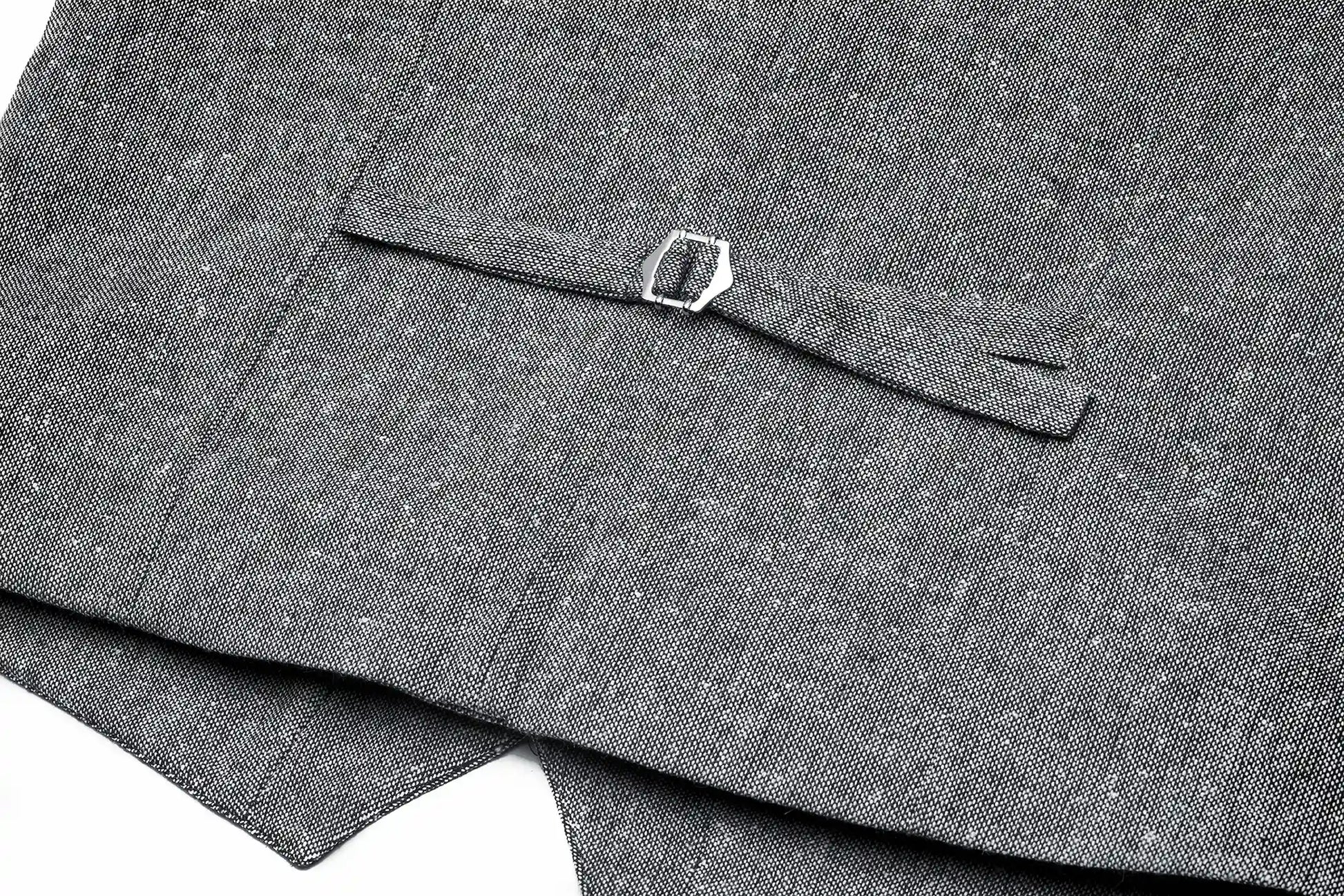 (Grau) Weste Tweed – Rückansicht mit verstellbarem Riegel