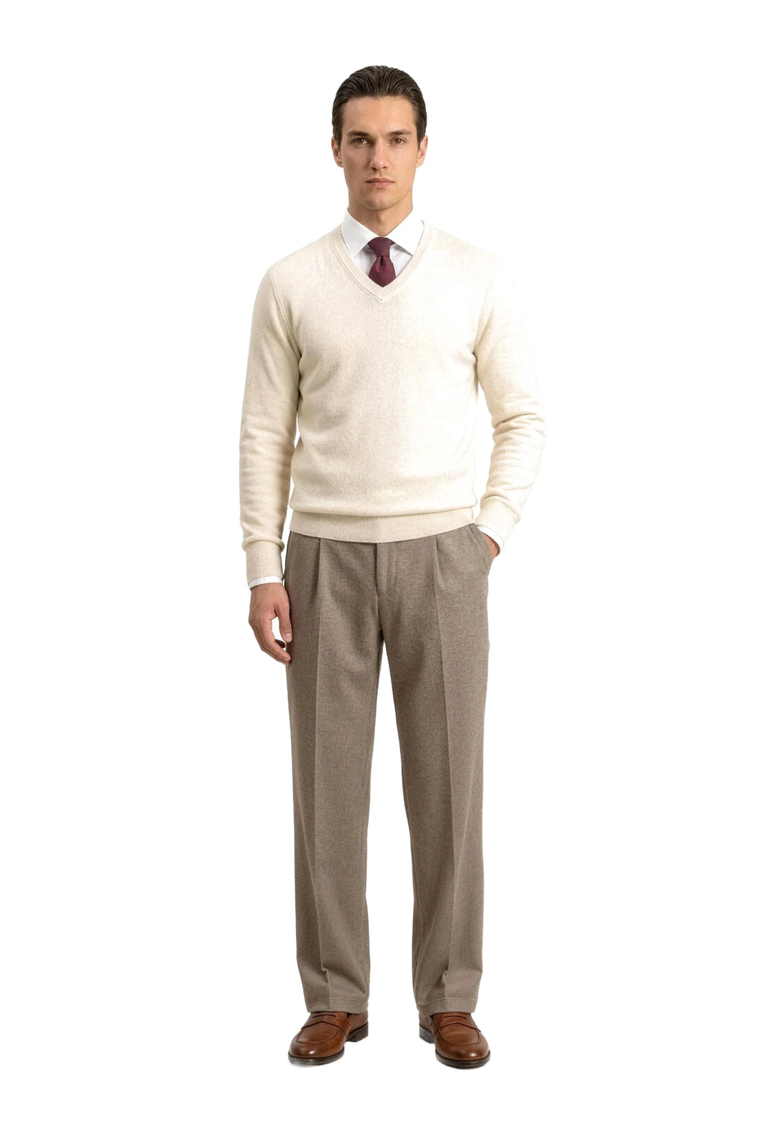 (Weinrot) seidenkrawatte herren picote getragen ganzkörper look mit weißem hemd und v-pullover